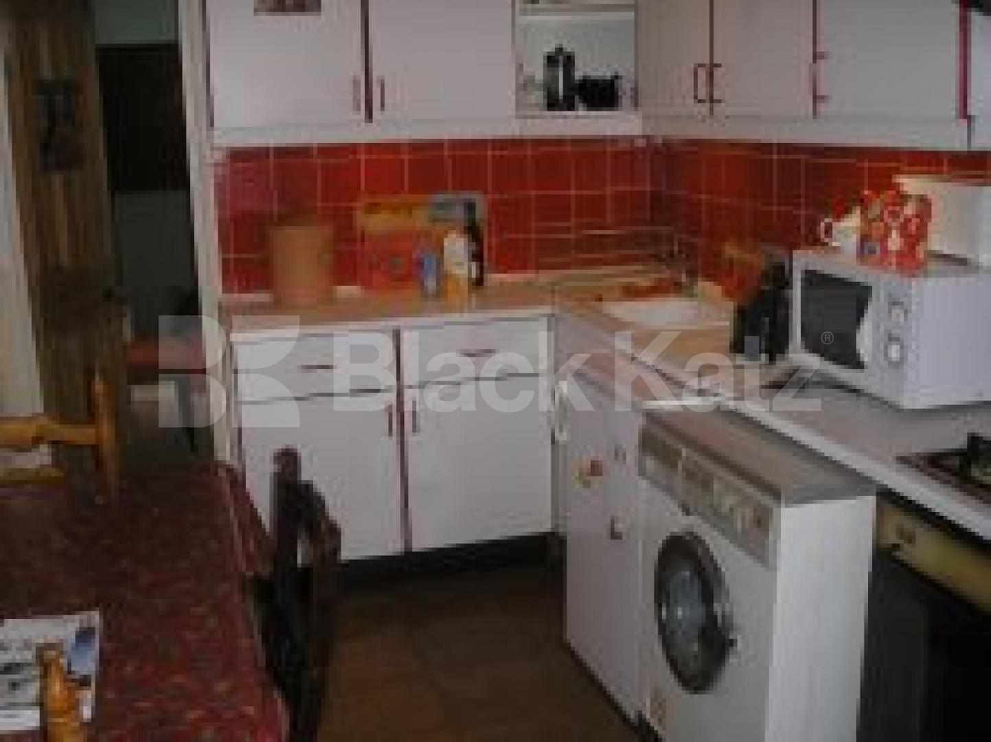 			2 Bedroom, 1 bath, 1 reception Flat			 Belsize Park Gardens, BELSIZE PARK NW3